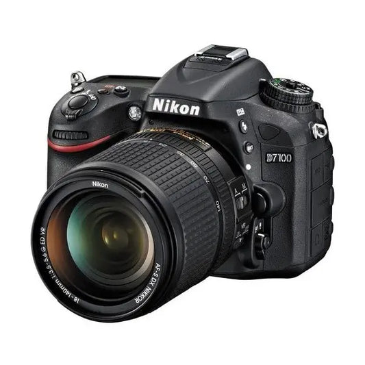 Câmera Nikon D7100 Com Lente de 18-55mm Semi Nova